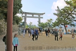 厳島神社 境内入口たる石鳥居付近の様子