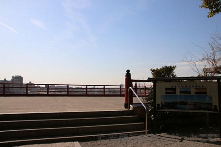 多摩川浅間神社 境内にある展望台の様子