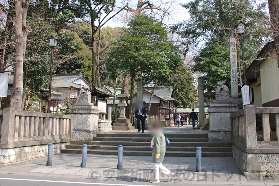 調神社 境内入口の様子